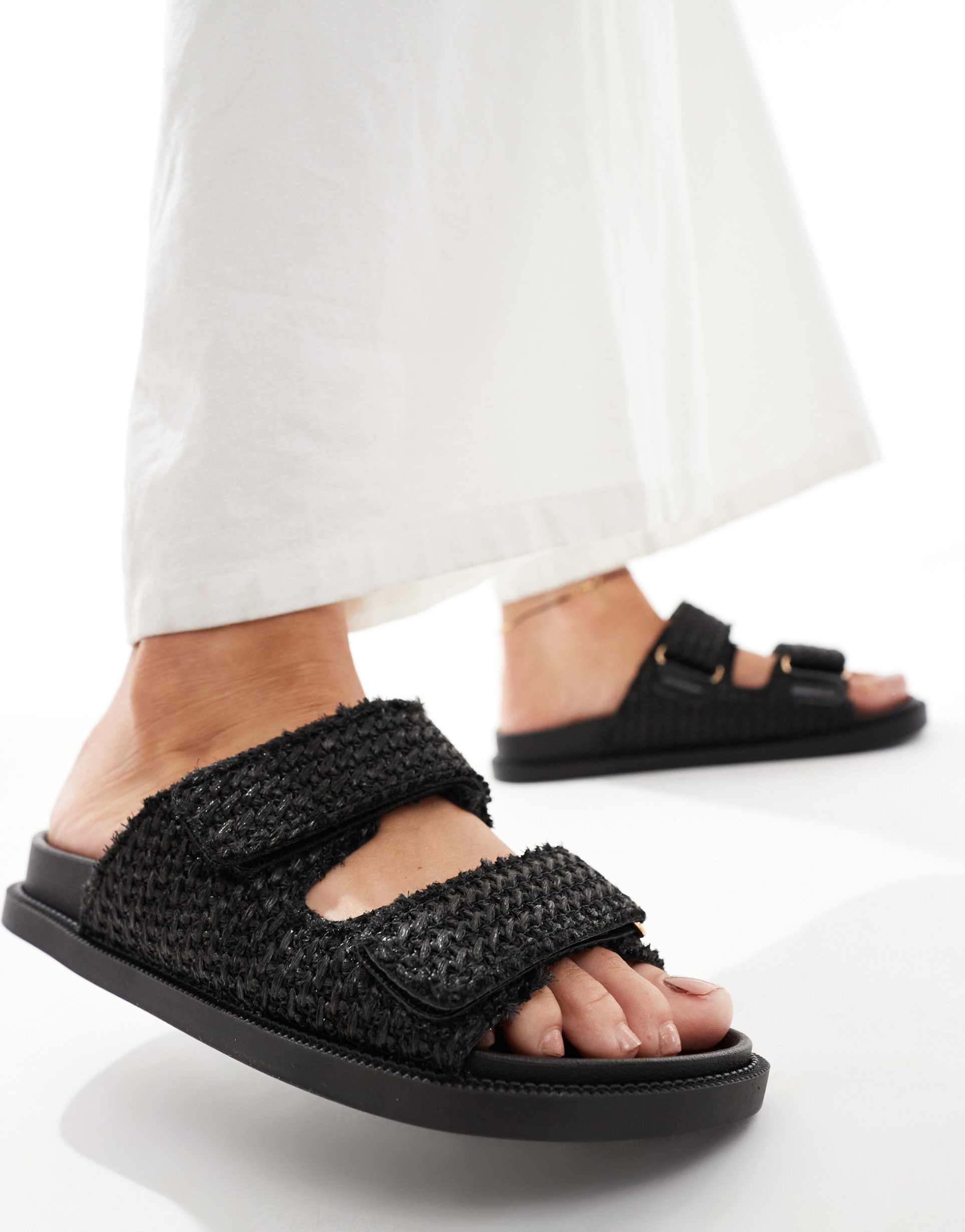 seqwl sandals with straps in raffia black