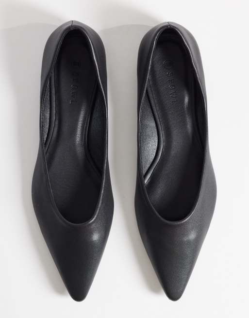 SEQWL Scar pointed ballet flats in black, 2 of 4