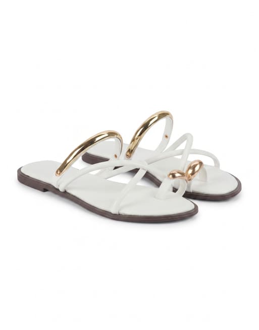 SEQWL Slip on flat sandals with strappy toe loop and oval detail in white, 5 of 5