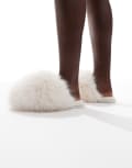 [SEQWL] SEQWL Smarties fluffy pom pom slippers in cream-White M Cream