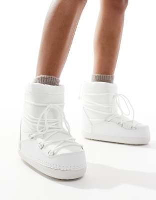 SEQWL snow boots in white