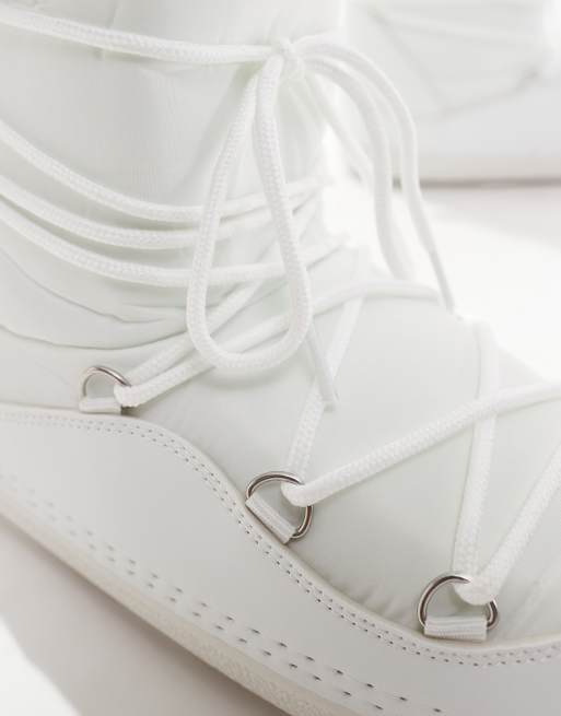 SEQWL snow boots in white