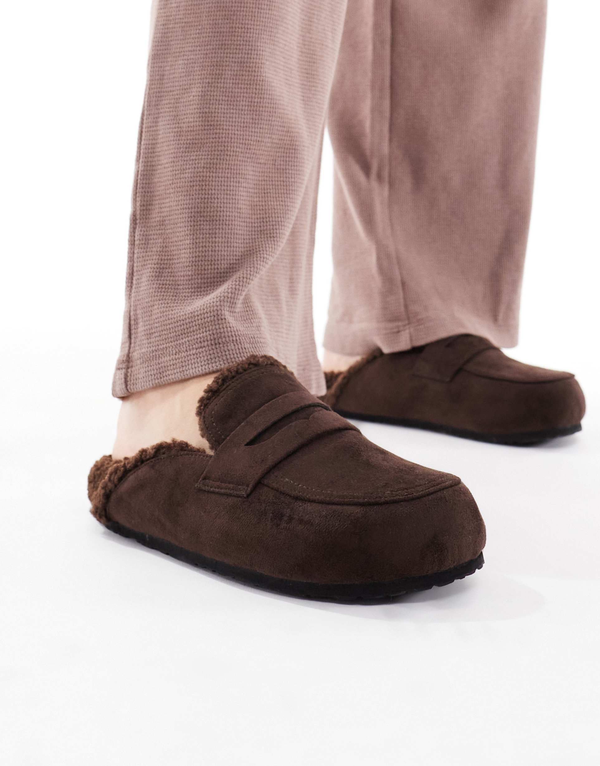 seqwl soda faux fur lined mules in chocolate