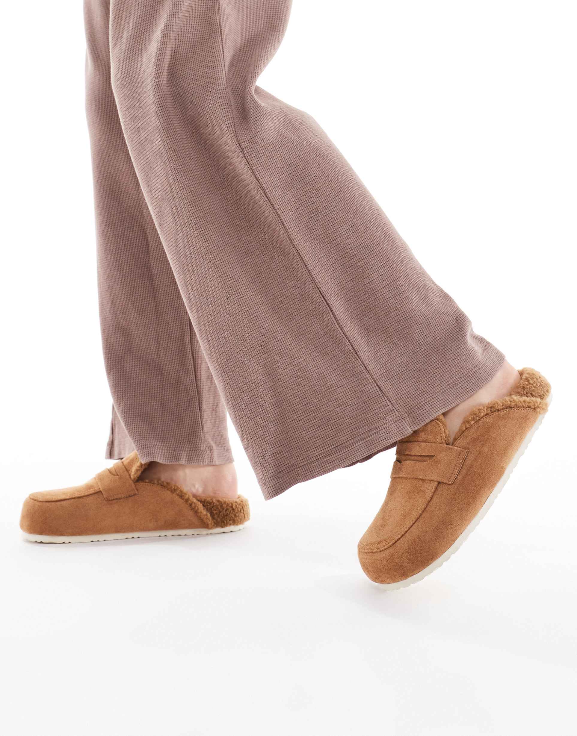 seqwl soda fur lined mules in chesnut