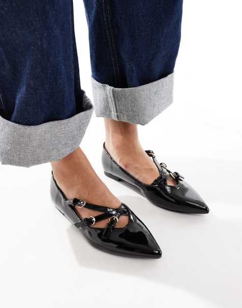 SEQWL – Spitze Ballerinas in schwarzer Lackoptik mit Riemchen - view 1