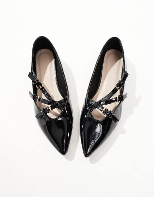 SEQWL – Spitze Ballerinas in schwarzer Lackoptik mit Riemchen, 2 von 4