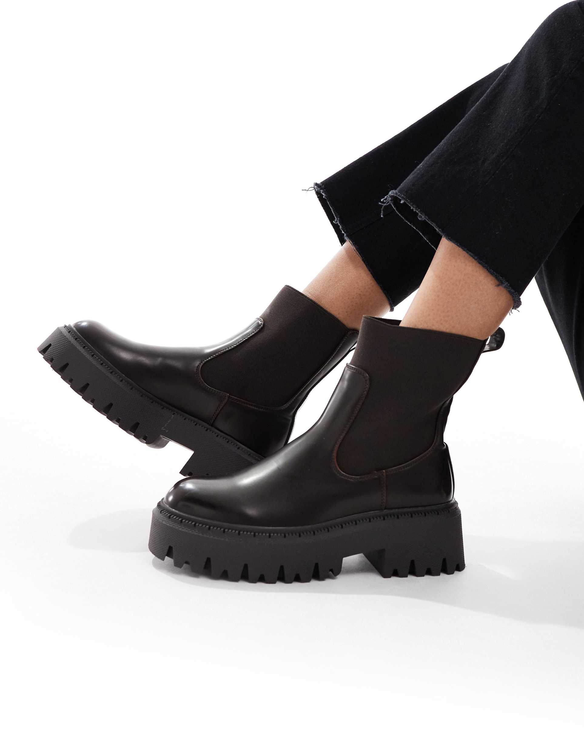 seqwl stella chunky chelsea boots in chocolate