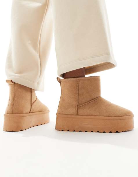 SEQWL – Stiefel in Sandbeige mit flacher Plateausohle - view 1