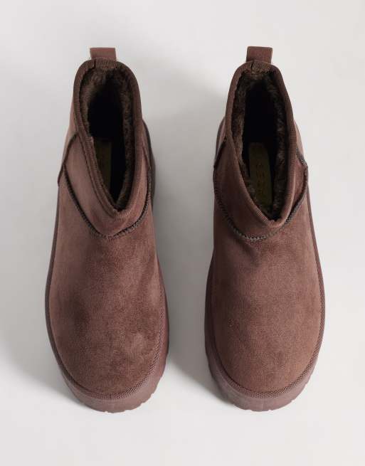 SEQWL – Stiefel in Schokobraun mit kurzem Schaft und flacher Plateausohle, 3 von 4
