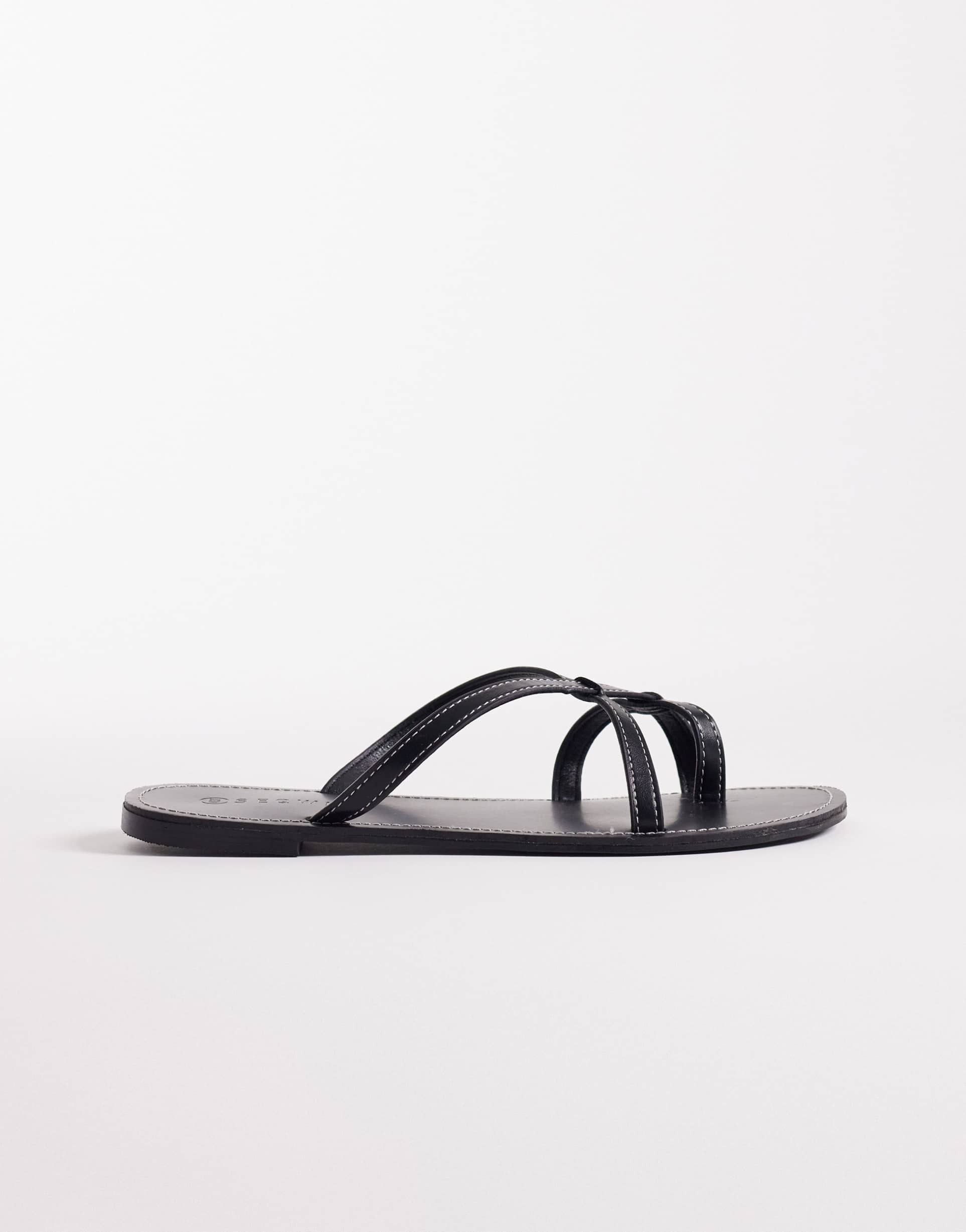 seqwl strappy flat sandals in black