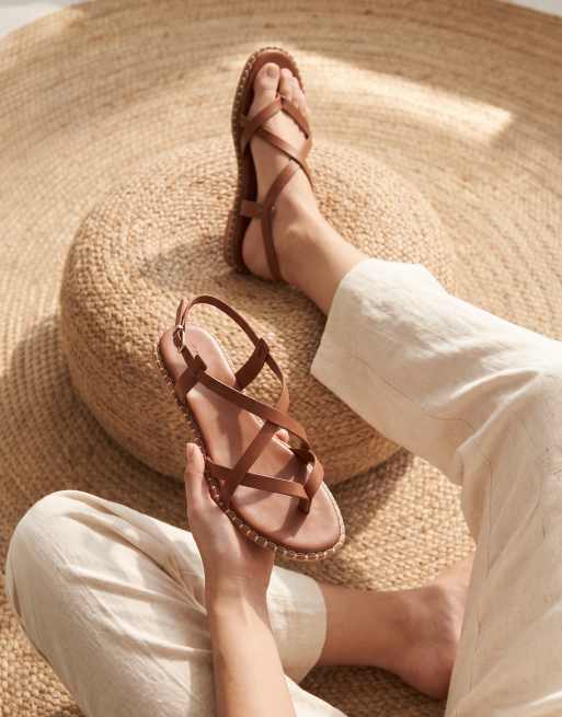 SEQWL Strappy sandals flat thong style with contrast stitched sole in tan, 2 of 5
