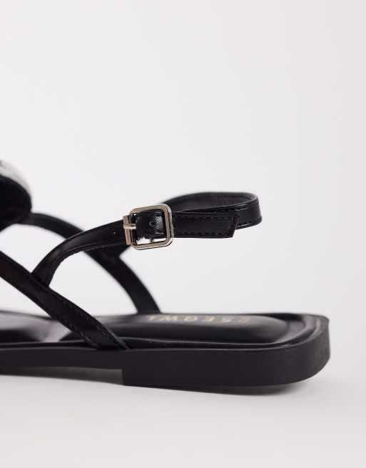 SEQWL – Svarta, platta sandaler med silverfärgade utsmyckningar, 3 av 4