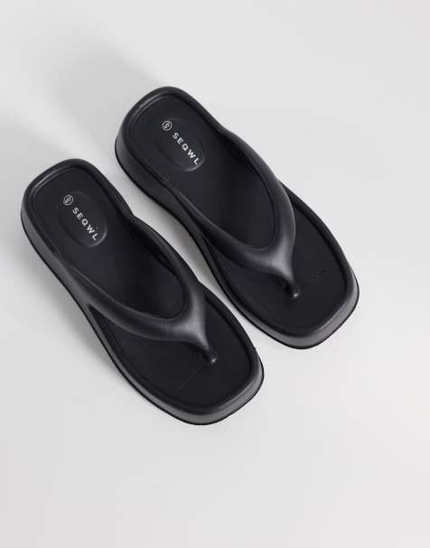 SEQWL - Teenslippers met plateauzool en sleehak in zwart - view 1