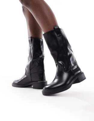 SEQWL - Twix - Schlupfstiefel in Schwarz mit kurzem Schaft