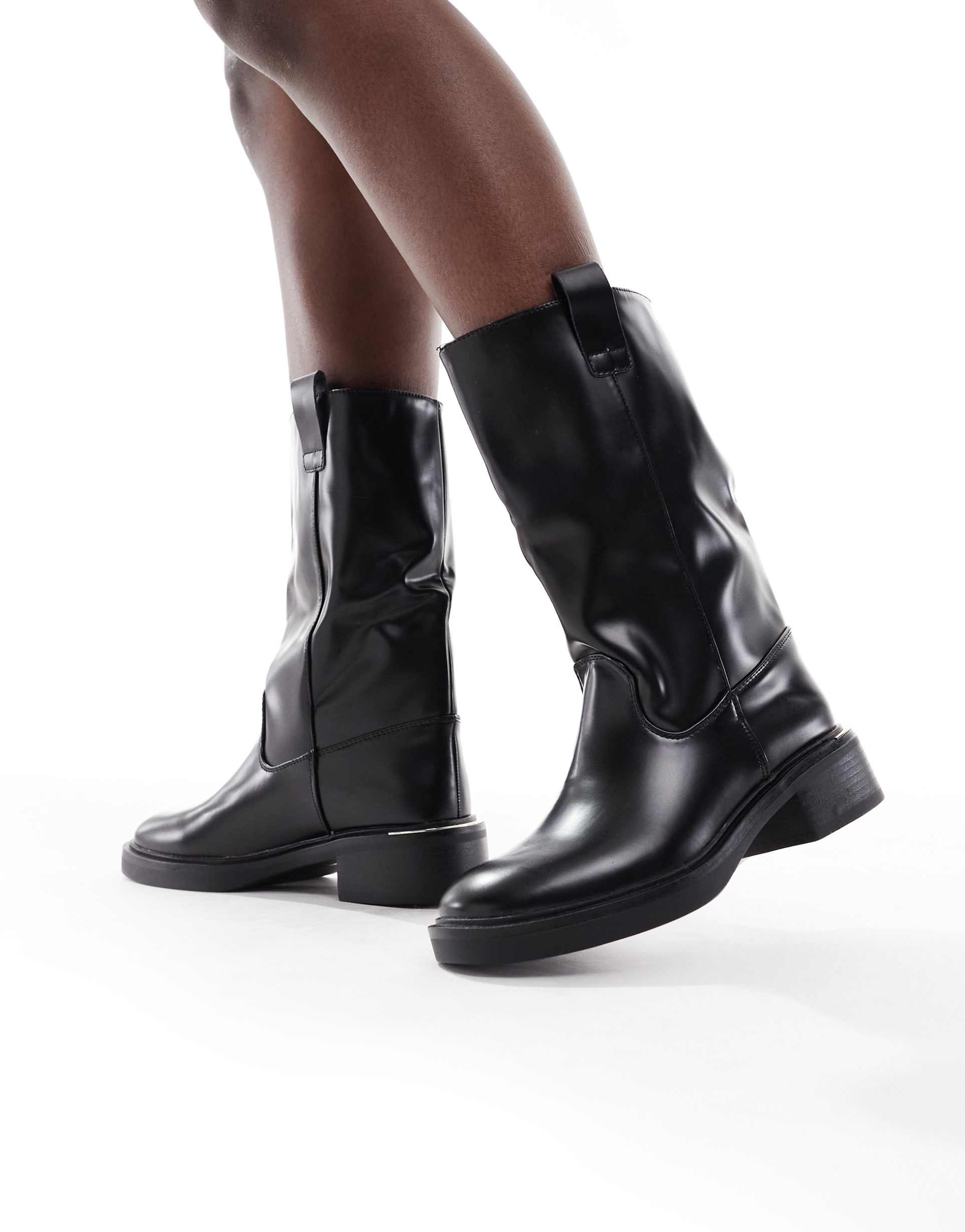 seqwl twix short pull-on boots in black