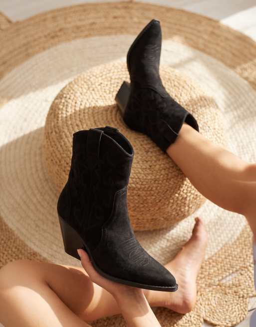 SEQWL Western embroidered calf boots with curved block heel in black, 2 of 5