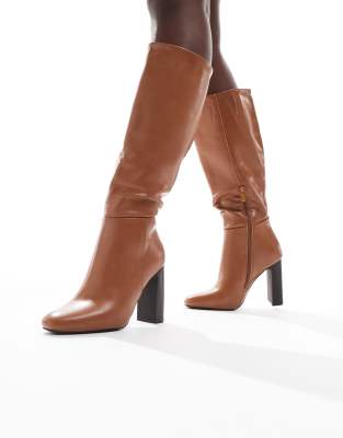 SEQWL Wide Fit - Boost - Kniehohe Stiefel in Kamelbraun mit Schichtabsatz, weite Passform-Neutral