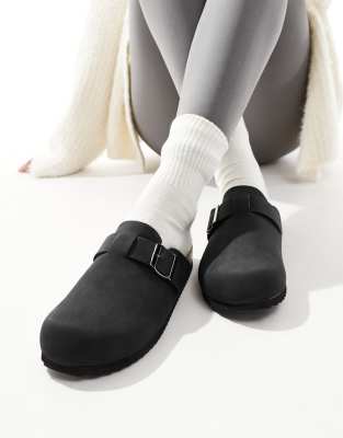 SEQWL Wide Fit SEQWL Wide Fit clogs in black