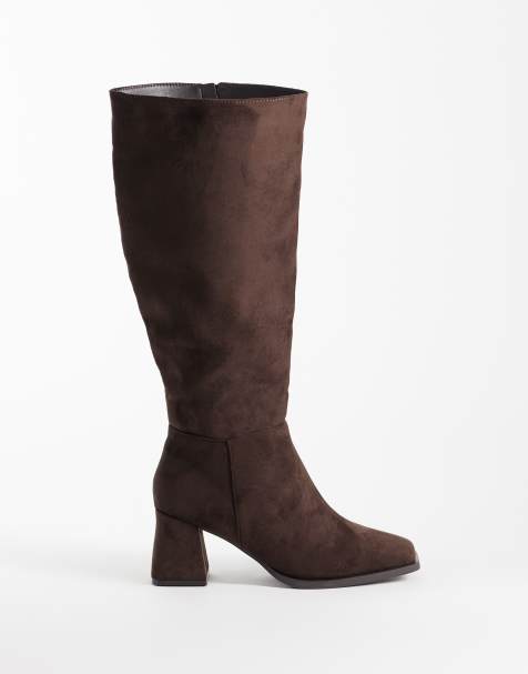 SEQWL Wide Fit – Fisher – Chokladbruna, knähöga boots i mockaimitation med blockklack och bred passform - view 1