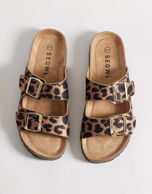 SEQWL Wide Fit - Flade sandaler med leopardprint og to spænder, 2 af 4