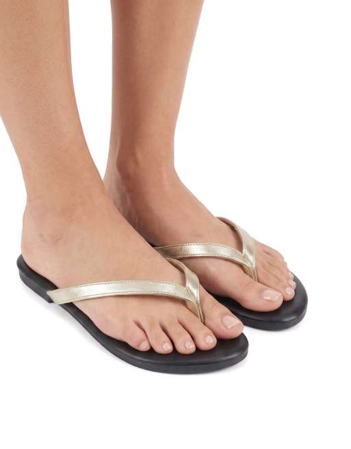 SEQWL Wide Fit Flip-flops minimalist flat thong sandals leather look finish in gold, 4 of 5