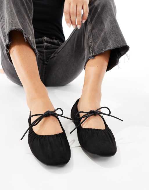 SEQWL Wide Fit - Iris - Ballerine in raso nere arricciate con laccetto, 4 di 4