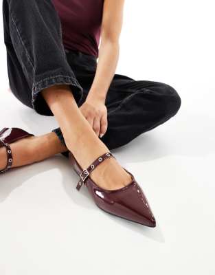 SEQWL Wide Fit - Jordan - Ballerinas in burgunderroter Lackoptik mit spitzer Zehenpartie, weite Passform-Schwarz