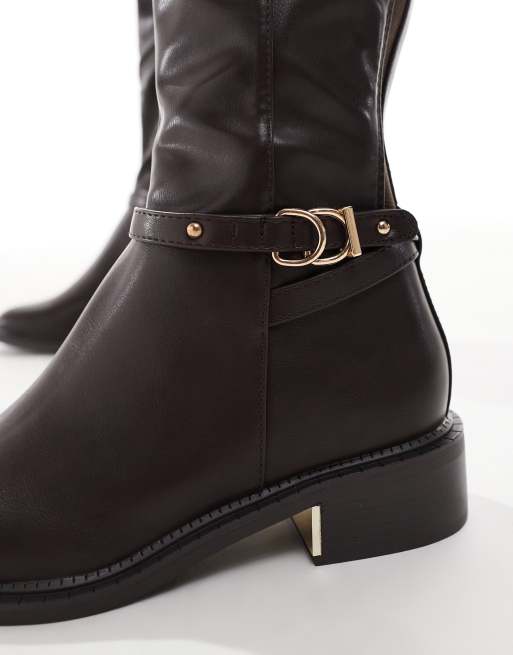 SEQWL Wide Fit – Latte – Elegante Reitstiefel in Schokobraun mit Schnallendetail, weite Passform, 2 von 4