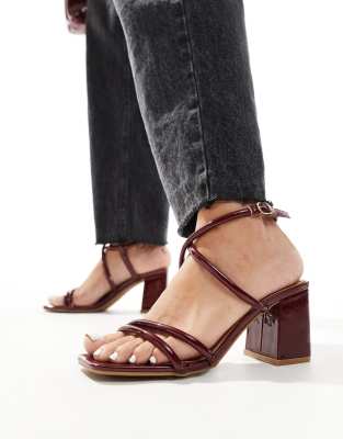 mid block heel sandals in burgundy-Red