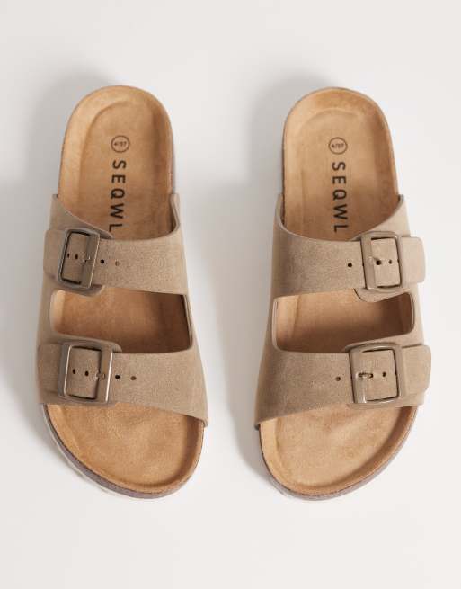 SEQWL Wide Fit – Olsen – Brungrå, platta sandaler med dubbla spännen, 2 av 4