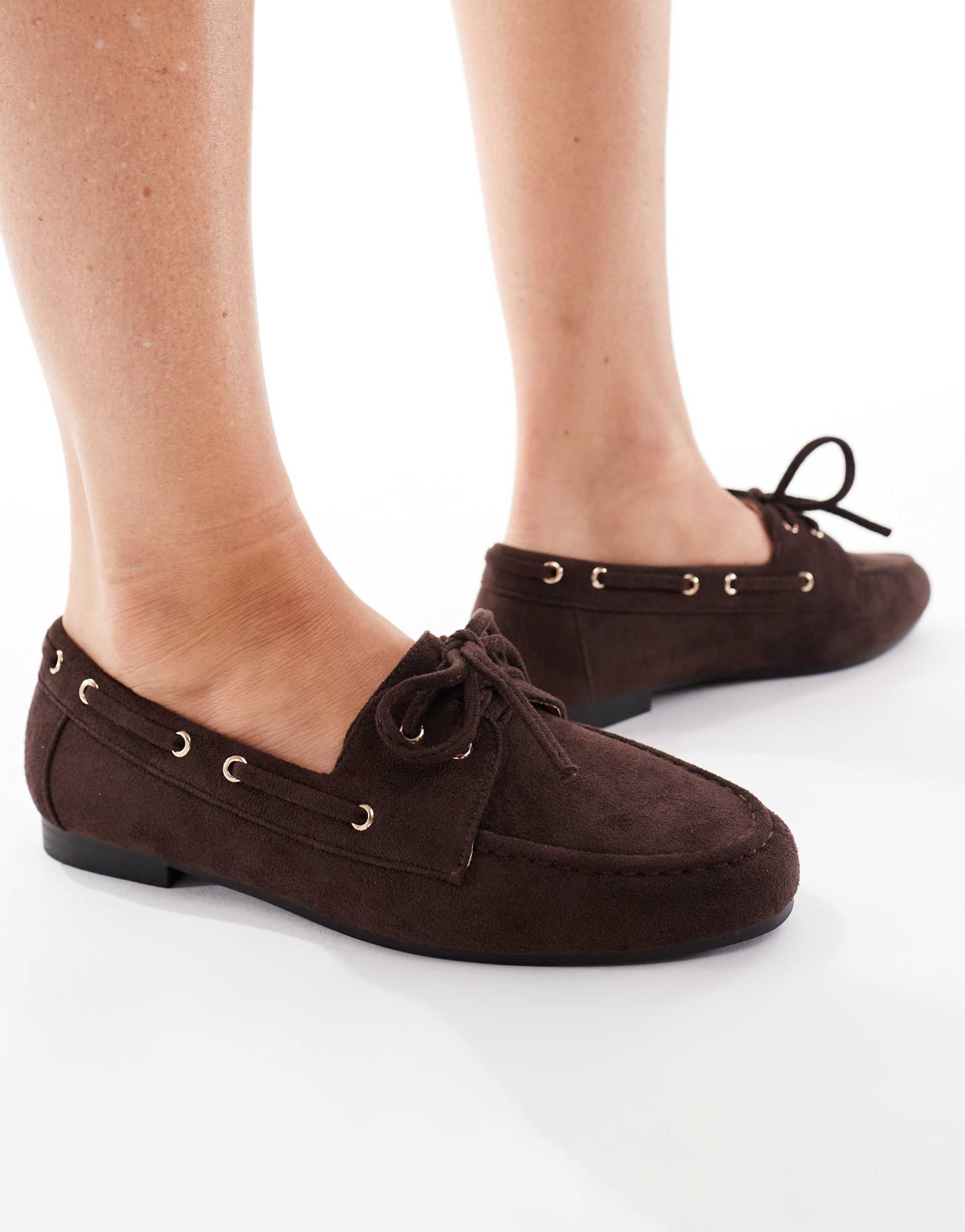 seqwl wide fit picnic boat shoes in chocolate