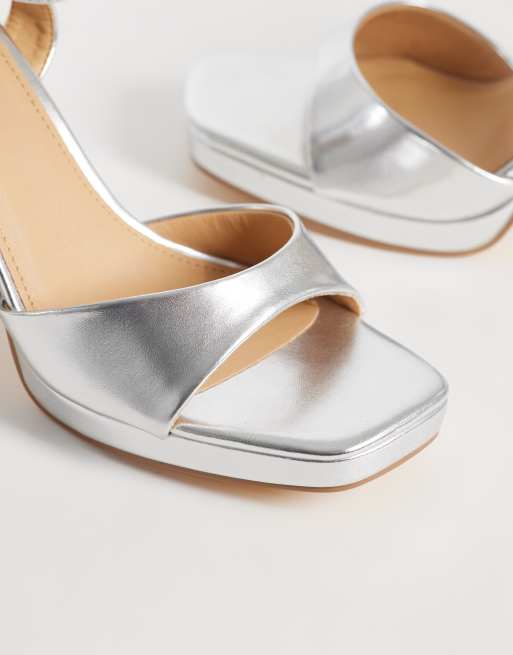 SEQWL Wide Fit Plateausandalette mit Blockabsatz in Silber, 2 von 4