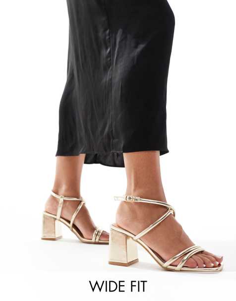 SEQWL Wide Fit – Sandaletten in Gold mit Blockabsatz - view 1