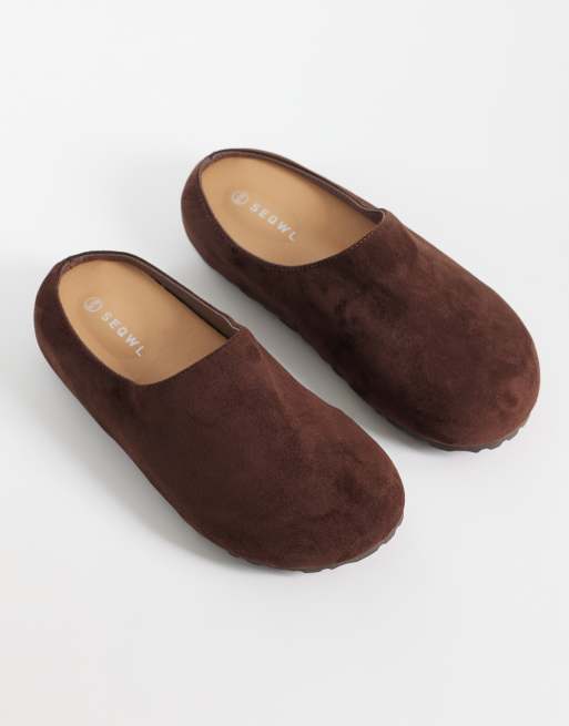 SEQWL Wide Fit Simba faux suede clogs in chocolate brown, 2 of 4