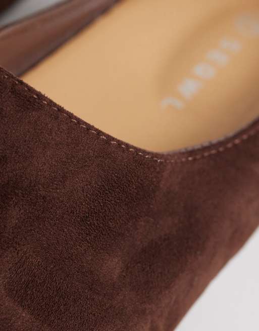 SEQWL Wide Fit Simba faux suede clogs in chocolate brown, 3 of 4