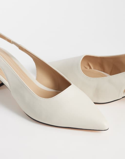 SEQWL Wide Fit Sorrento sling back low block heeled sandals in cream, 3 of 4