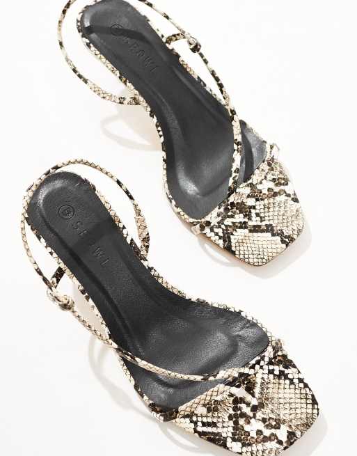SEQWL Wide Fit - Sorte sandaler med kitten-hæl og slangeprint, 2 af 4