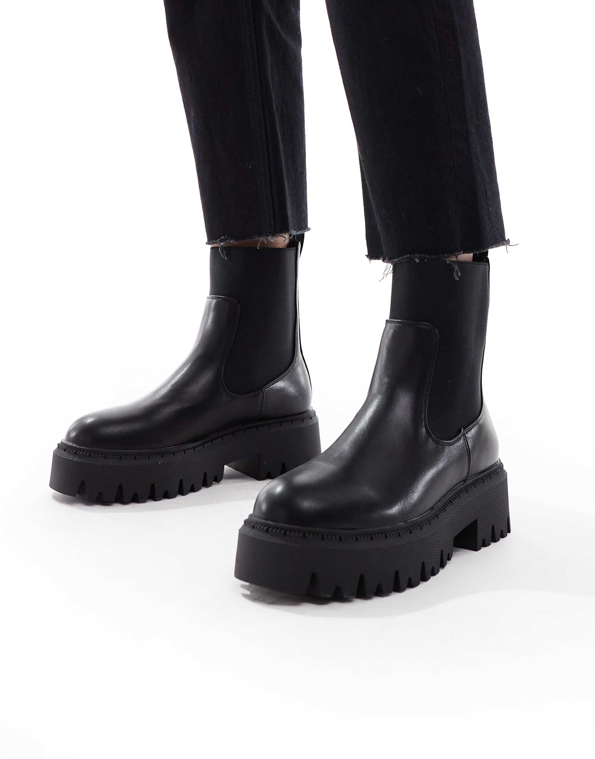 seqwl wide fit stella chunky chelsea boots in black