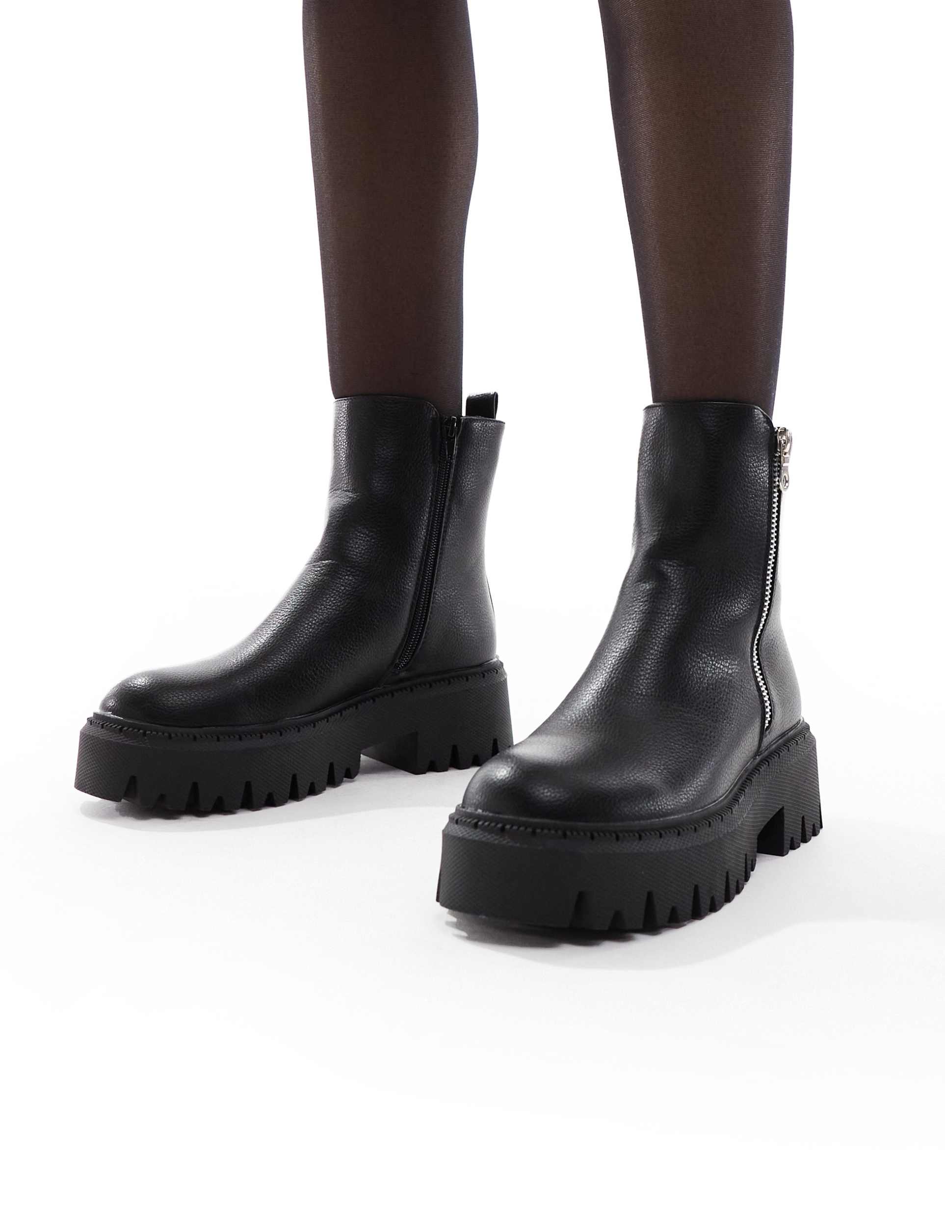 seqwl wide fit stella zip detail chunky boots in black