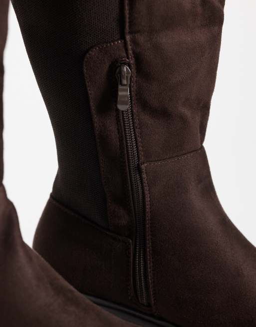 SEQWL Wide Fit - Twirl - Bottes hauteur genou à semelle chunky en imitation daim - Marron chocolat, 3 de 4
