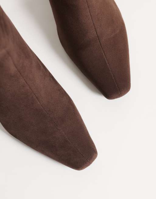 SEQWL Wide Fit Woody faux suede kitten heel chisel toe ankle boots in chocolate brown, 3 of 4