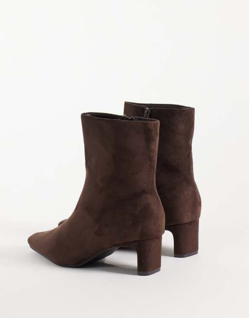 SEQWL Wide Fit Woody faux suede kitten heel chisel toe ankle boots in chocolate brown, 4 of 4