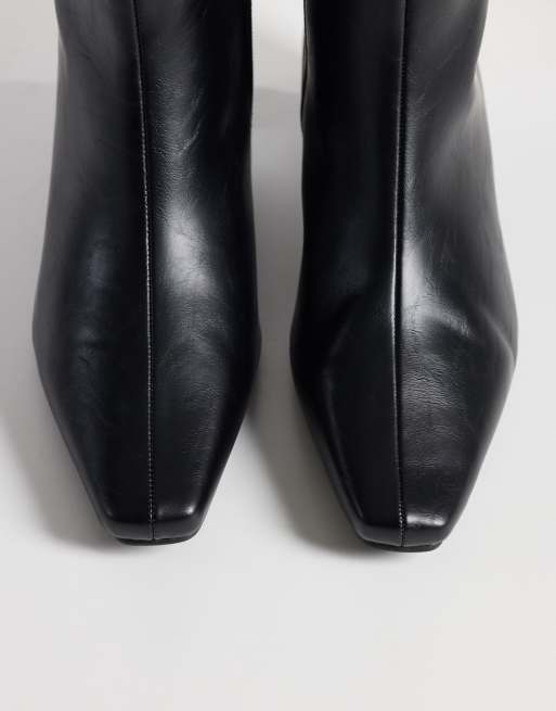 SEQWL Wide Fit Woody kitten heel chisel toe ankle boots in black faux leather, 3 of 4