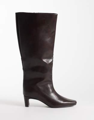 Seqwl Woody Chisel Toe Knee High Kitten Heel Boots In White