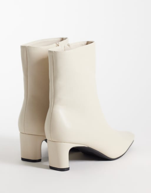 SEQWL Woody kitten heel chisel toe ankle boots in waxy white, 4 of 4