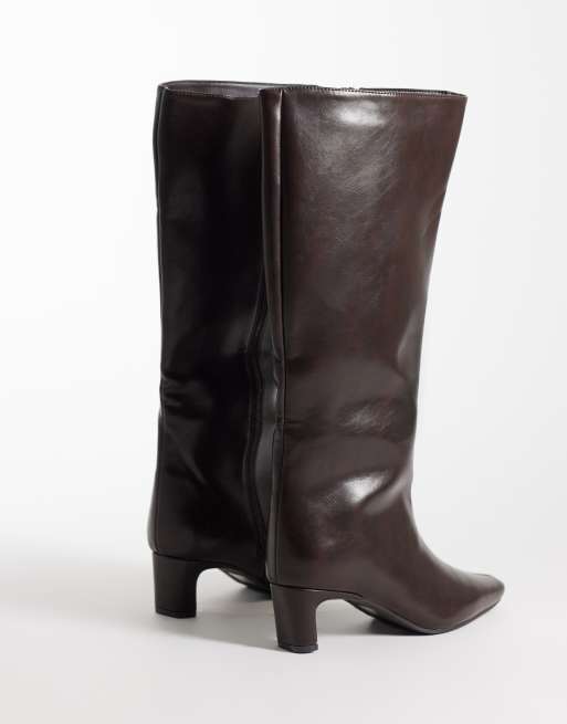 SEQWL Woody Stiefel mit spitzer Zehenpartie, kniehoch und Kitten-Heel in Braun, 4 von 4