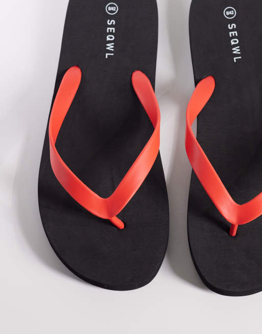 SEQWL – Zehenstegsandalen in Schwarz/Rot, 3 von 4