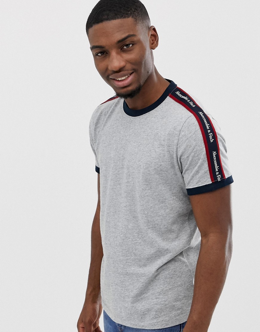 фото Серая футболка с отделкой фирменной лентой на рукавах abercrombie & fitch-серый