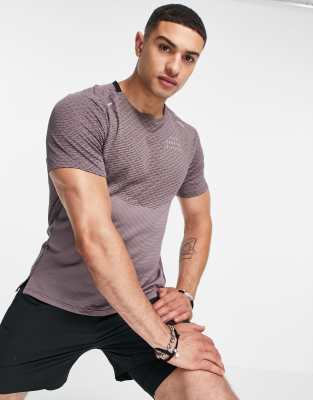 Футболки с принтом  Asos Серая футболка с технологией TechKnit Nike Run Division Statement Dri-FIT Advanced-Серый