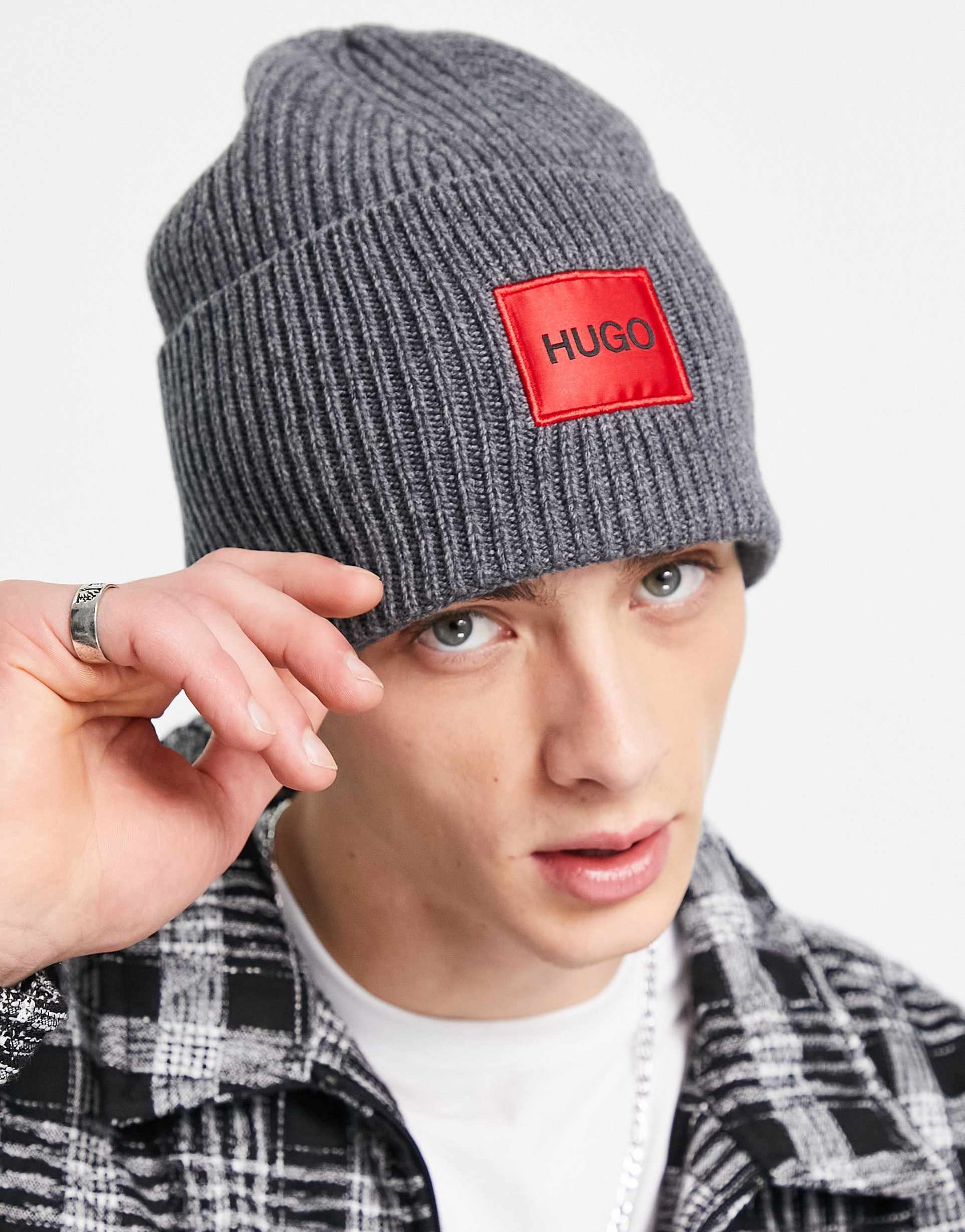 Шапки hugo босс 2022. Мужские шапки hugo. Шапка хьюго босс мужская. Шапка хьюго босс мужская. Шапка hugo boss мужская.